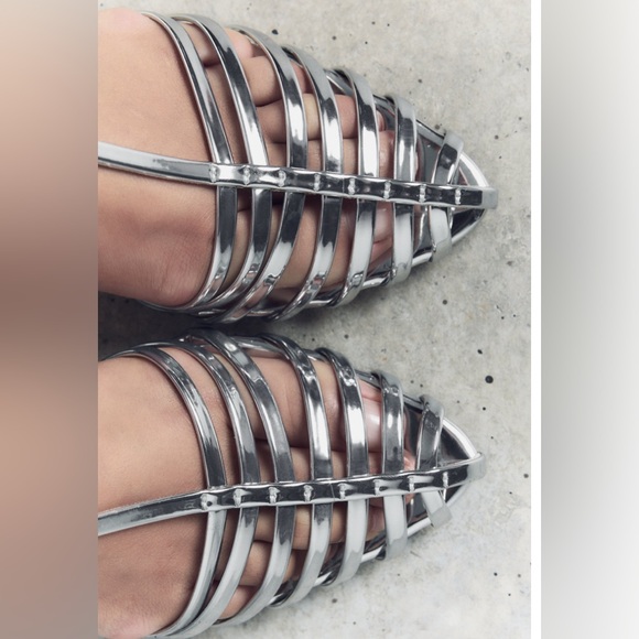 🔥🔥Zara Metallic Strappy Heels - Picture 4 of 13